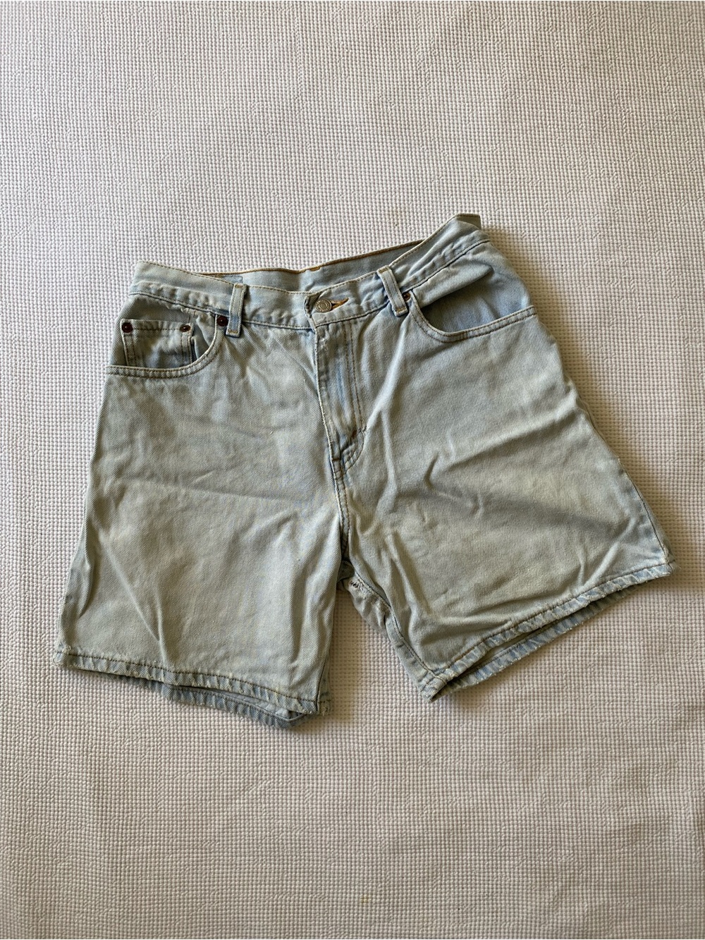 Levi’s • vintage jean shorts